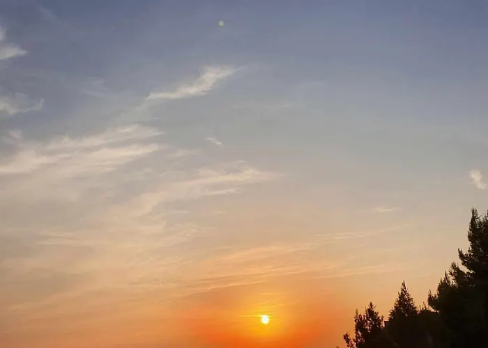 The Sunset View 公寓